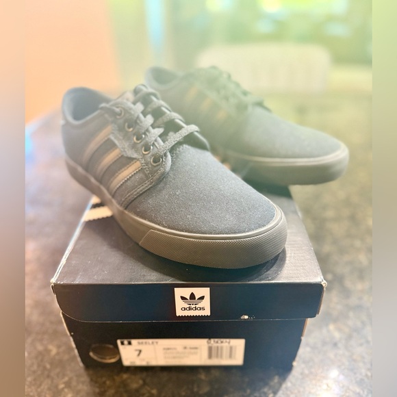 NIB ADIDAS SEELY SKATEBOARDING Black Men's size 7 SHOES - Picture 4 of 9
